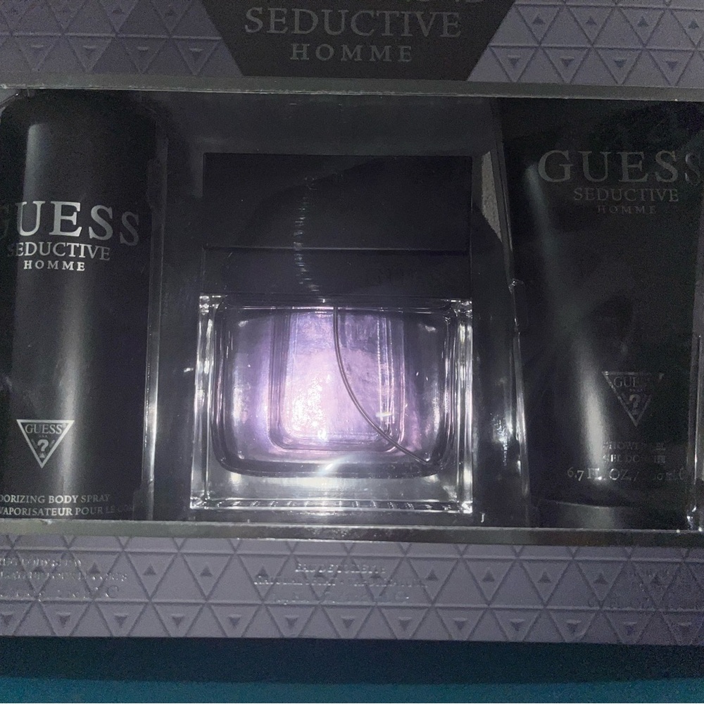 BRAND NEW 3pc MENS GUESS SET